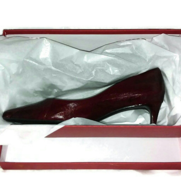 Vaneli Burgundy Tommy Pointy Toe Pump Women's 7.5M - Picture 6 of 6